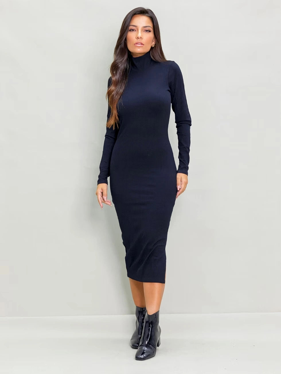 Vestido Midi Canelado Gola Alta